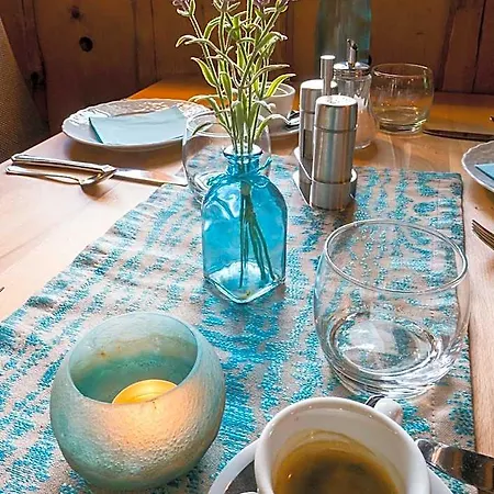 Loewen Garni -