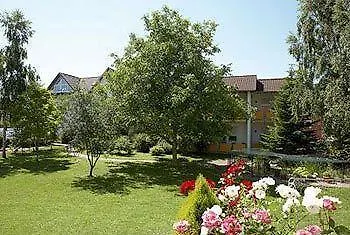 Loewen Garni -