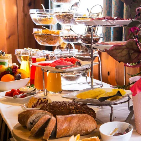 ホテル Loewen Garni -