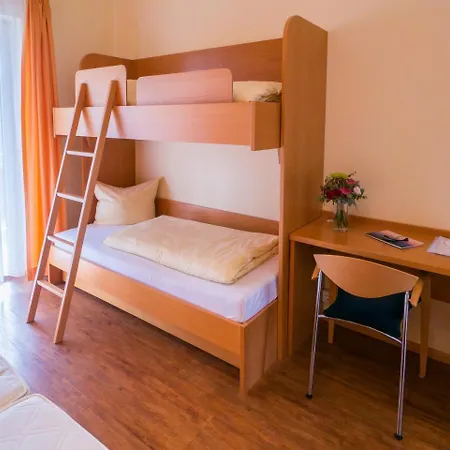 Loewen Garni - ホテル ルスト