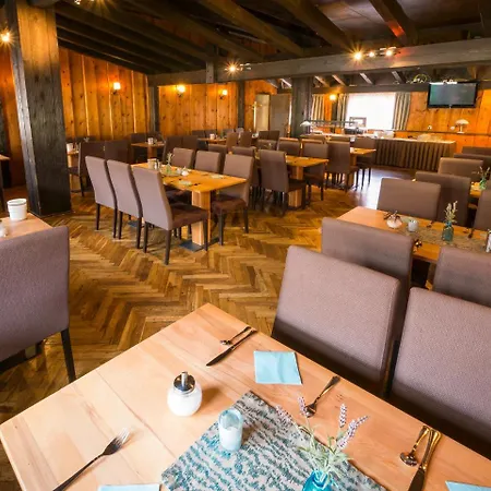 ホテル Loewen Garni -