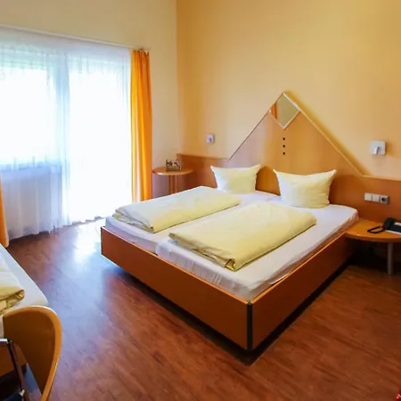 Loewen Garni - 3* Rust